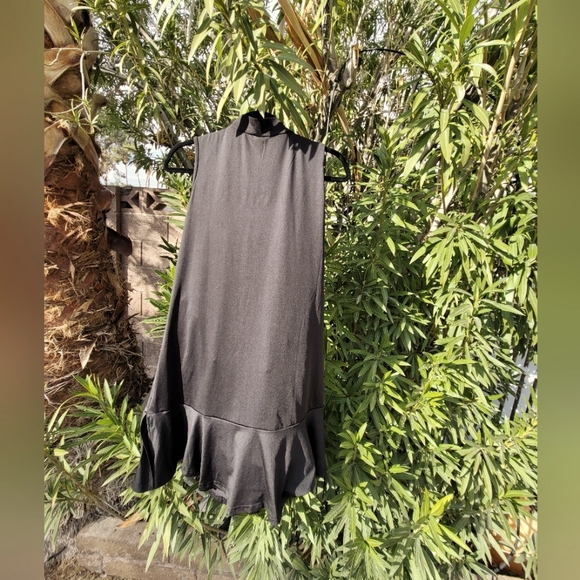 OH SO SEXY LEG LOVING LITTLE BLACK DRESS SIDE KICK PLEAT SLIT ZIP UP FLOUNCE HEM - Picture 3 of 8